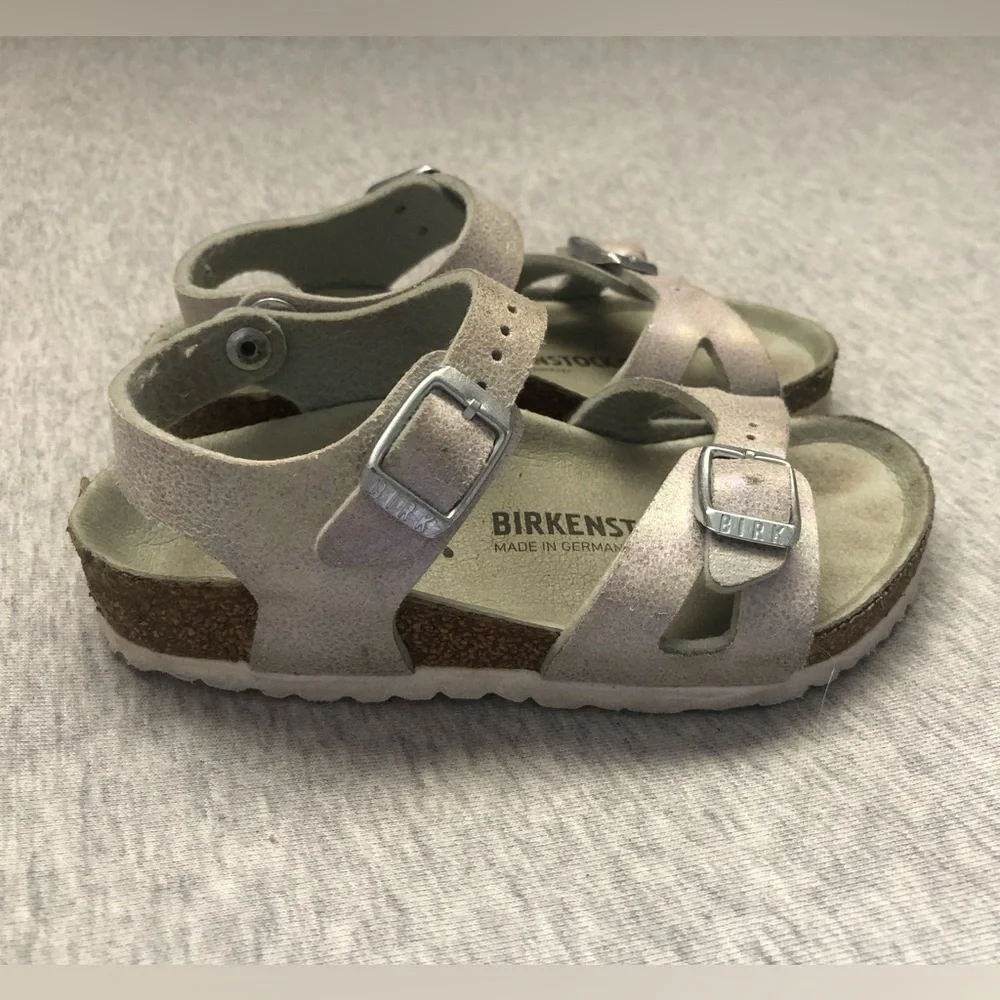 Birkenstock Rio Kids Silver Leather Strappy Buckle Sandals Size: EUR 25 = US 7